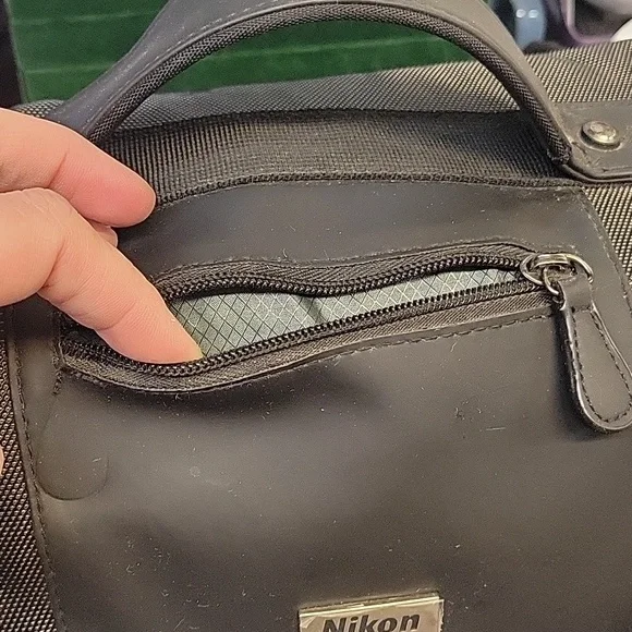 Nikon Gray & Black Camera Bag Multi Pocket Adj Strap Preloved - Picture 7 of 9